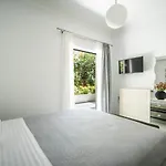 The Nest Of Urban Living By 8essentially Apartamento La Canea